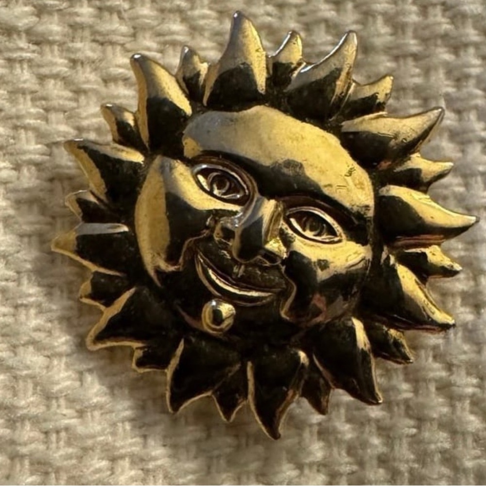 Women’s Brass Sun Lapel Pin Vintage Jewelry